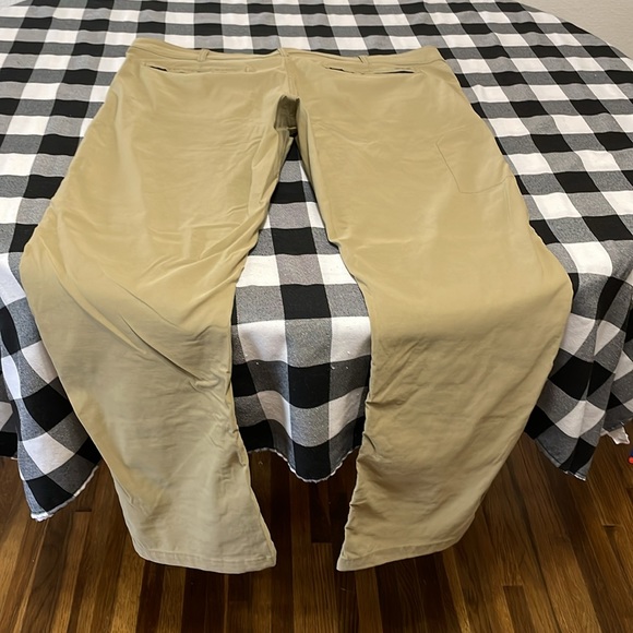 Eddie Bauer Travex Pants Men's Size 40 x 32 Stretch Zipper Pockets Khaki Tan - Picture 11 of 15